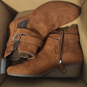 Womens dr. Scholls wedge boots brown size 9.5